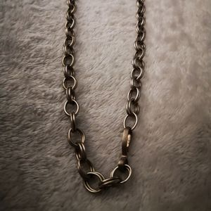 Silver tone necklace